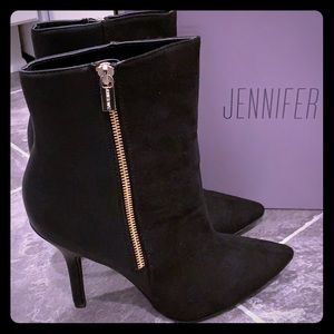 Jennifer Lopez Chic Black Boots